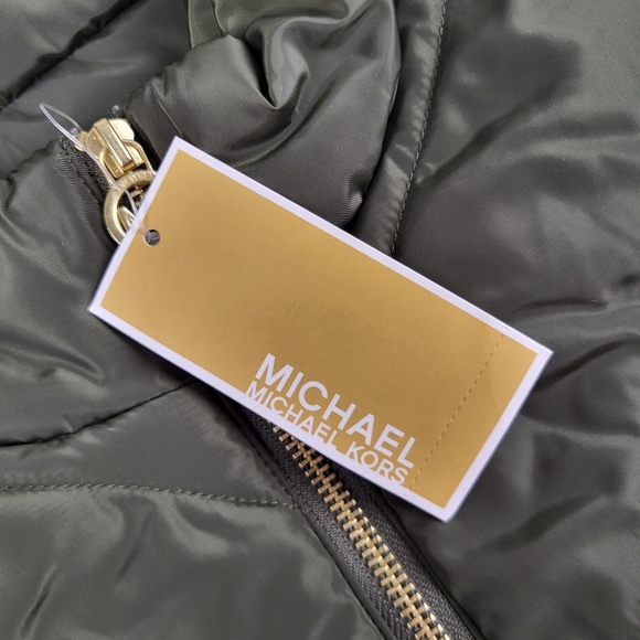 Michael Kors Women's Green Puffer Vest Medium NWT Lightweight MSRP $125 - Picture 3 of 12